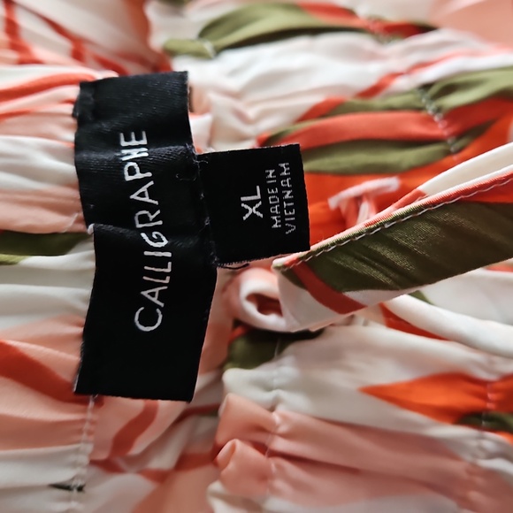 Shorts - Picture 2 of 4